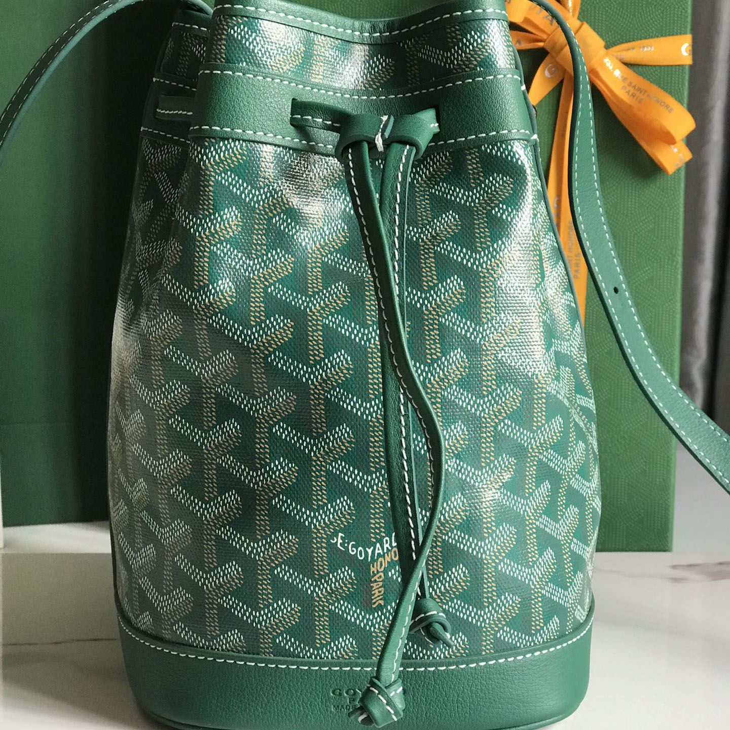 Go*ard bucket bags